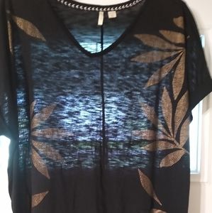 Black blouse with Flirty tucked hem